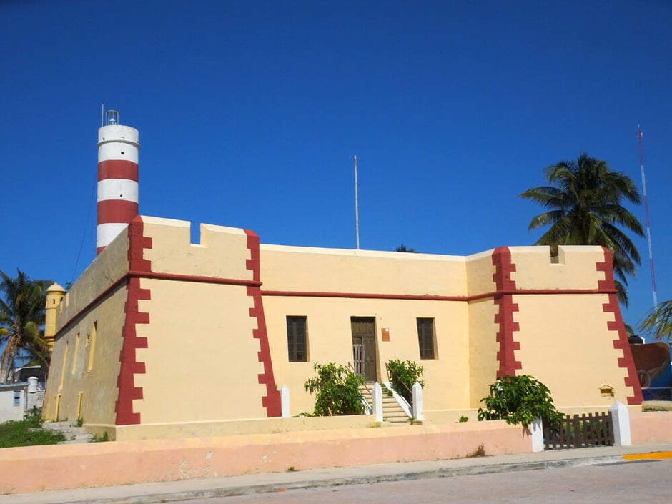 faro-fuerte-sisal-yucatan-1